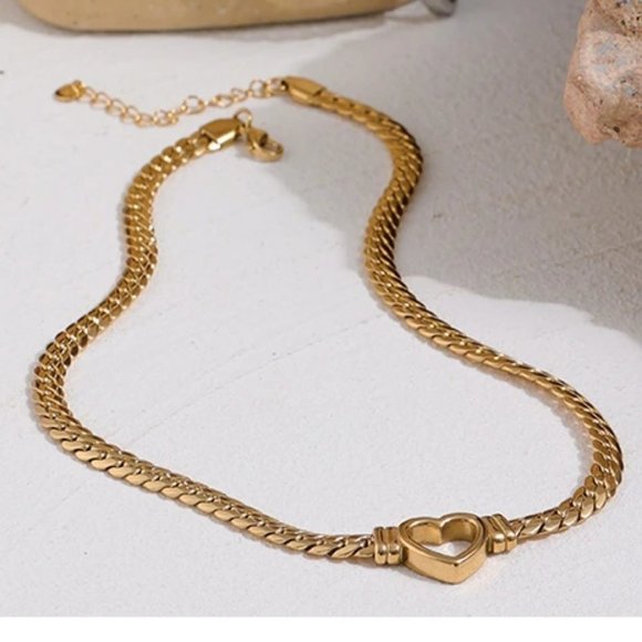 NEW 18K Gold Plated Chain Heart Necklace - Picture 4 of 4
